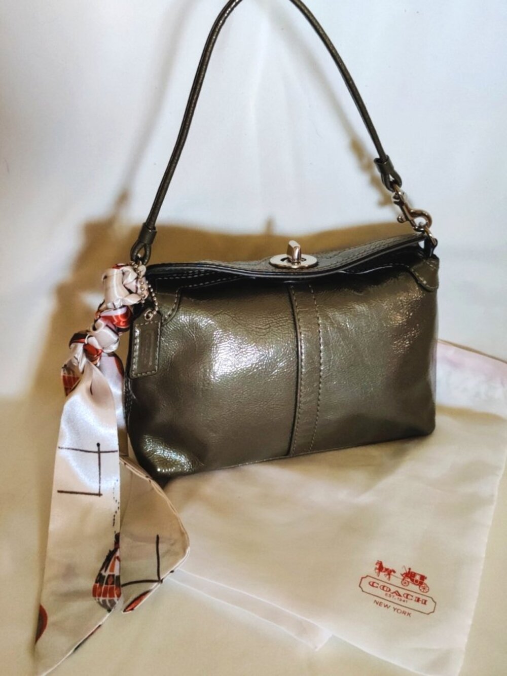 Coach Large Patent Leather Turnlock Wristlet in Metallic Olive, EUC